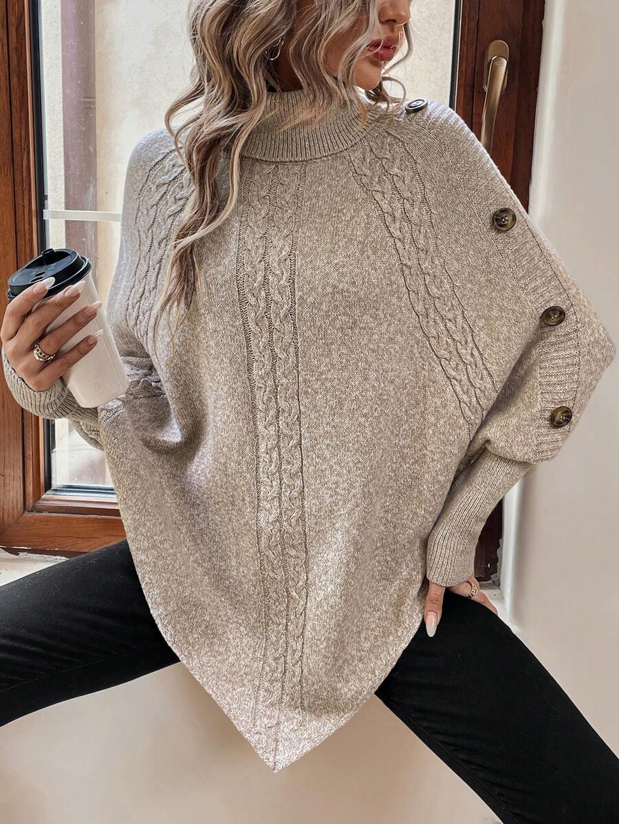 Alexis | Poncho-Sweater mit hohem Kragen und Fledermausärmeln, asymmetrischer Kabelstrick-Pullover