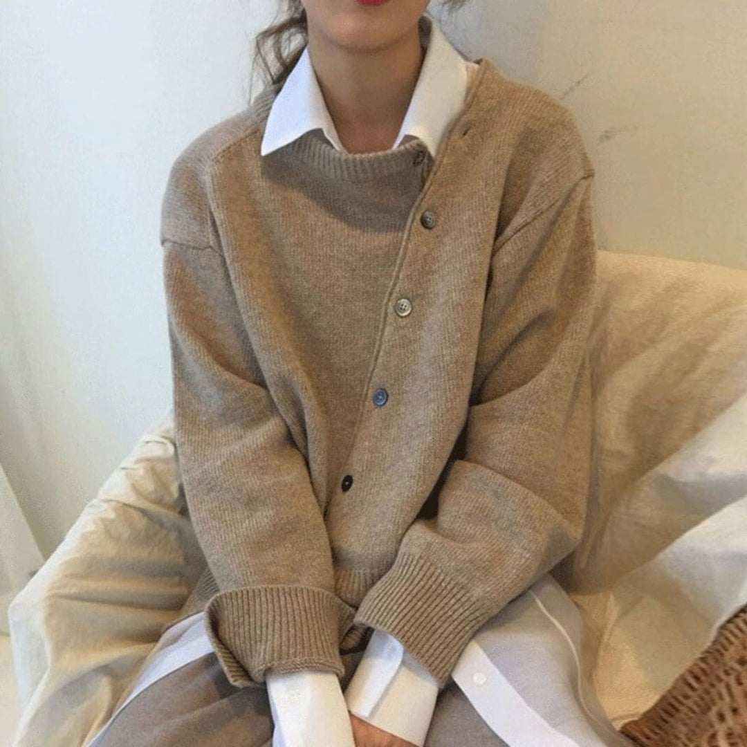 Luna | Cardigan mit asymmetrischen Knöpfen
