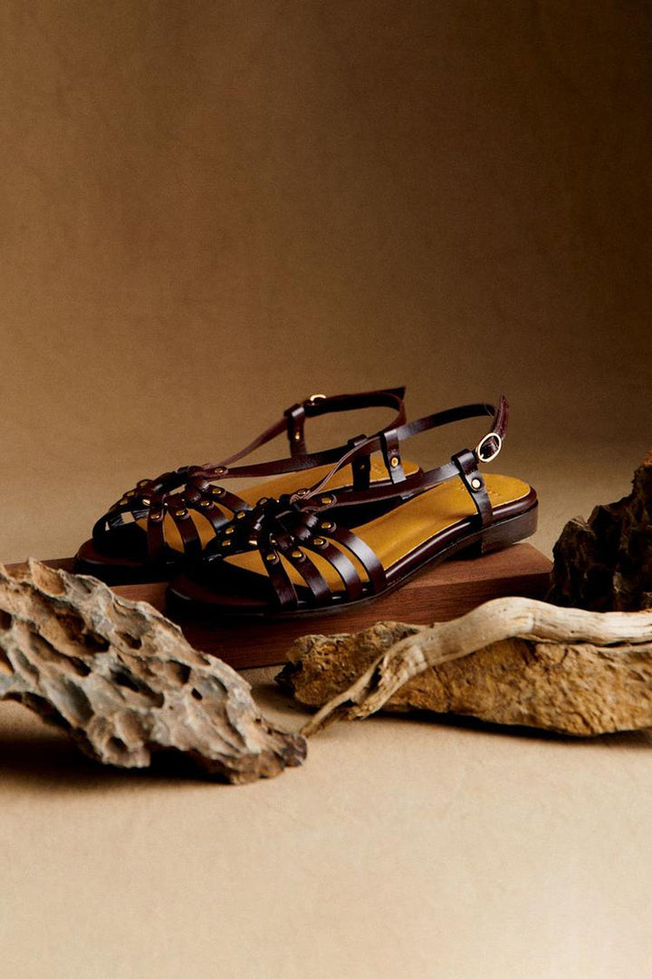 OLIVE | Verziert Cut-Out Sandalen