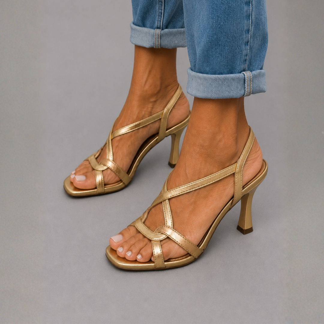 Soleil™ | Goldene Sandalen, Sommercharme