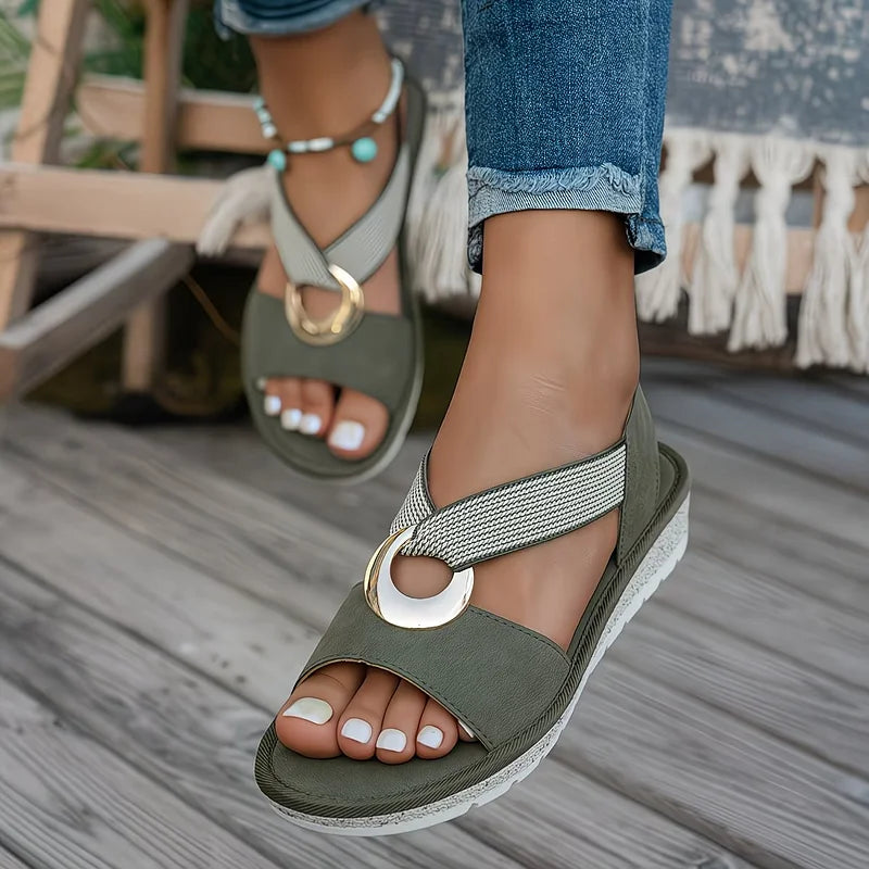 Marlenia | Plattformsandalen mit Metallverschluss