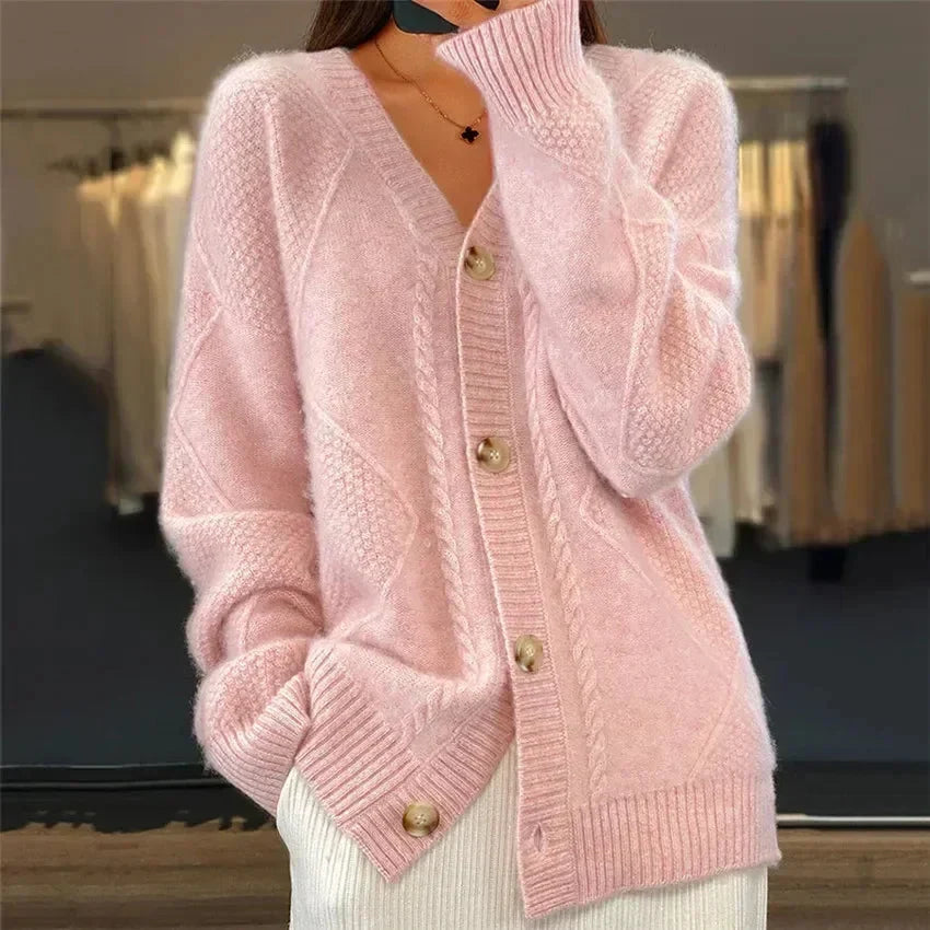 Aaliyah | Cardigan mit Knöpfen und V-Ausschnitt mit Rautenmuster, Alltags-Layer