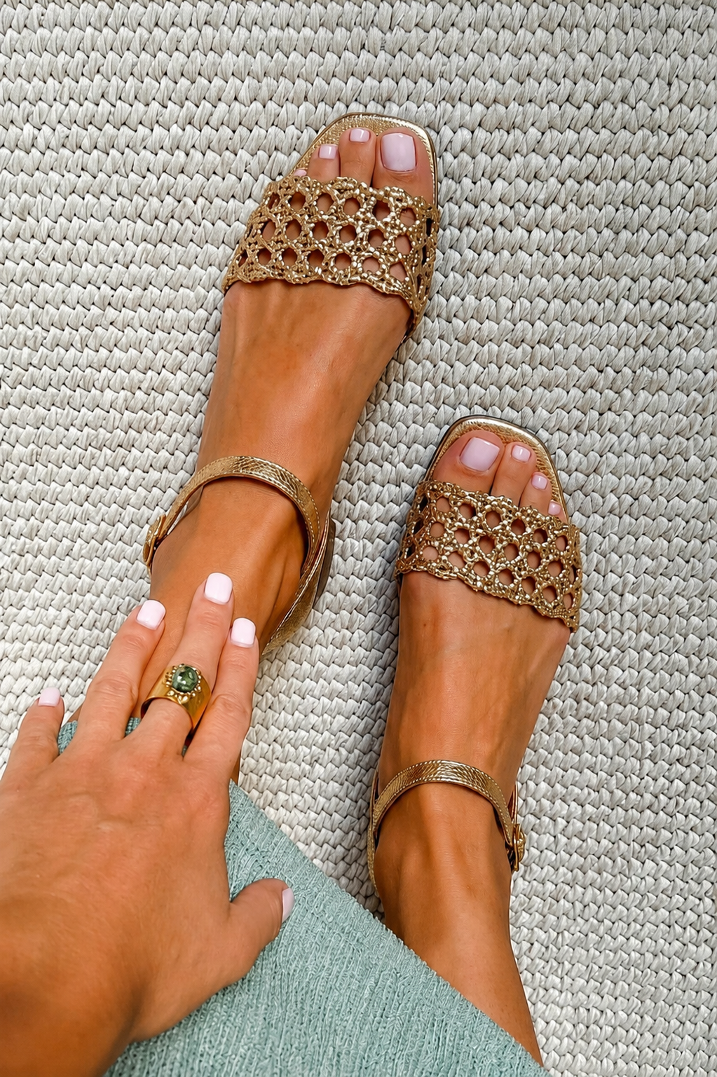 NELL | Flache Sandalen mit quadratischer Zehenpartie