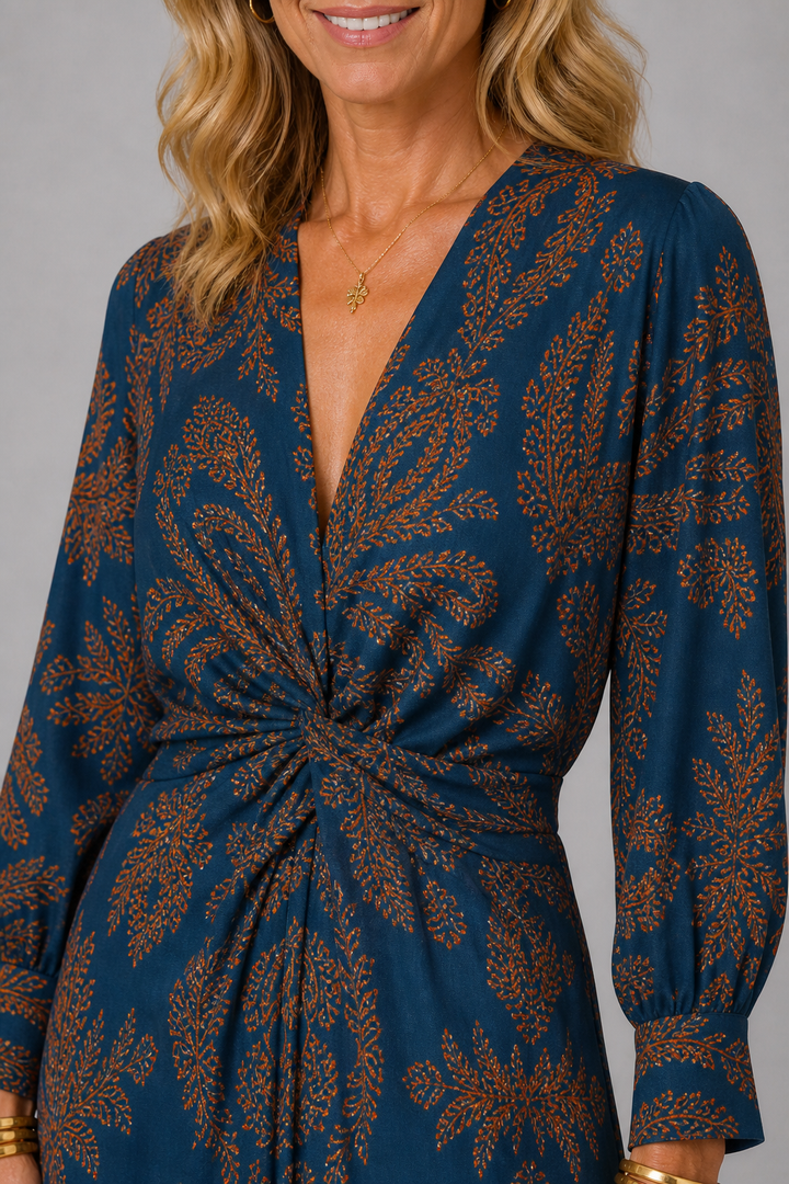 Mitternachtsblüte Kleid