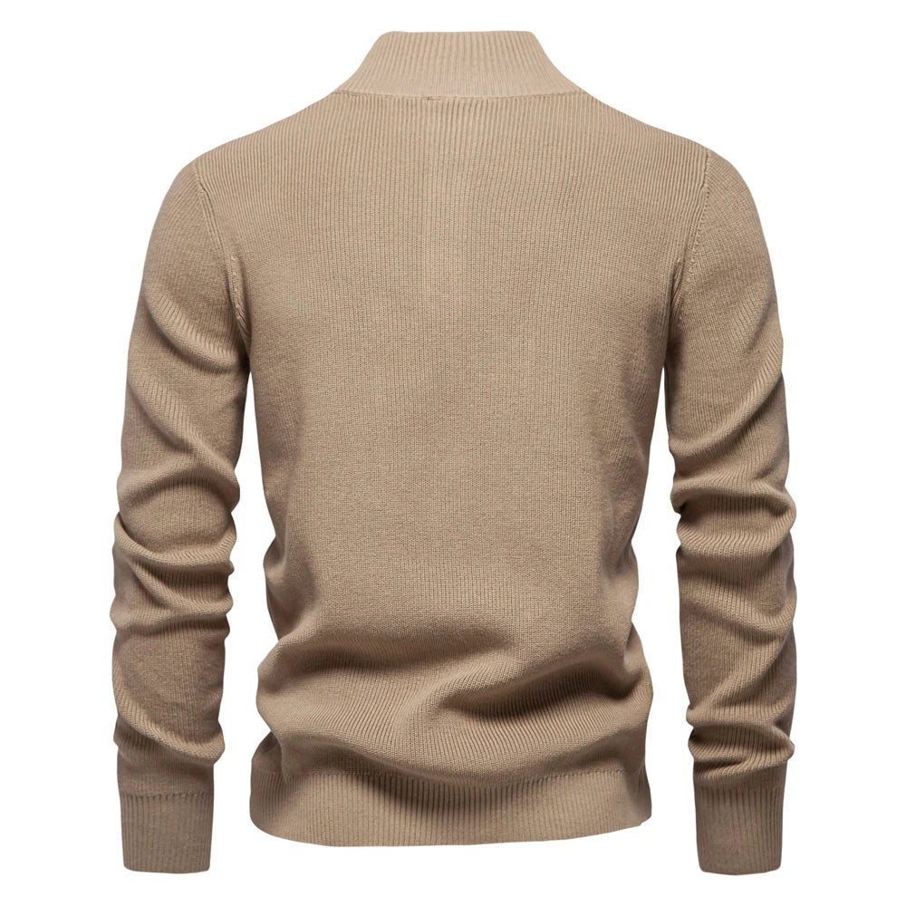 Konrad | Stylischer Herrenpullover mit Knopfdesign