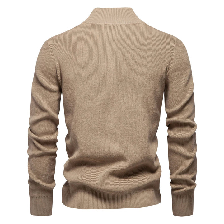 Konrad | Stylischer Herrenpullover mit Knopfdesign