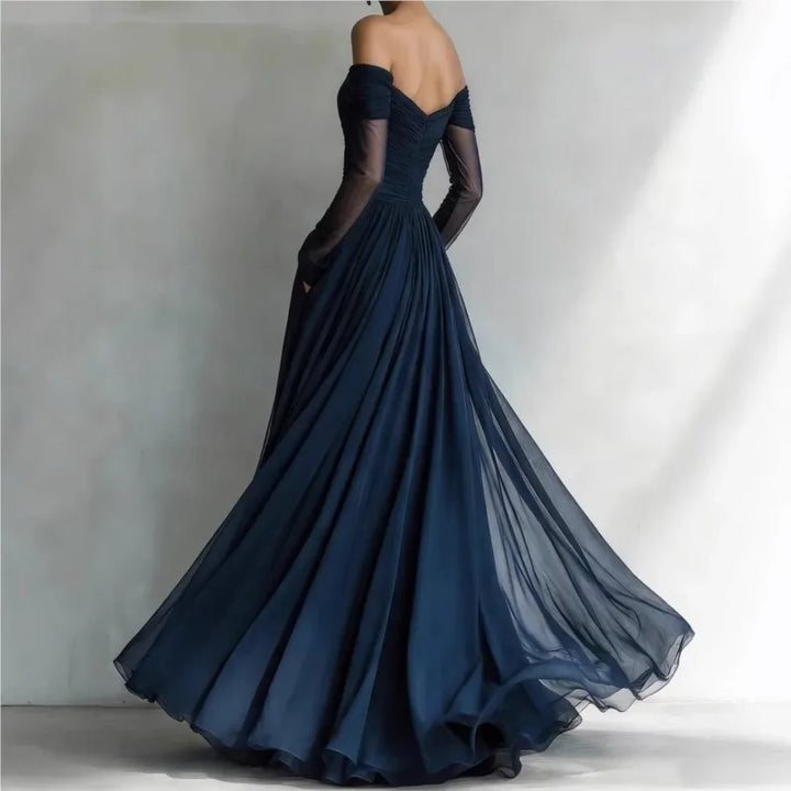 Eleonora | Langes Kleid mit schulterfreien Einsätzen und Netzdetails