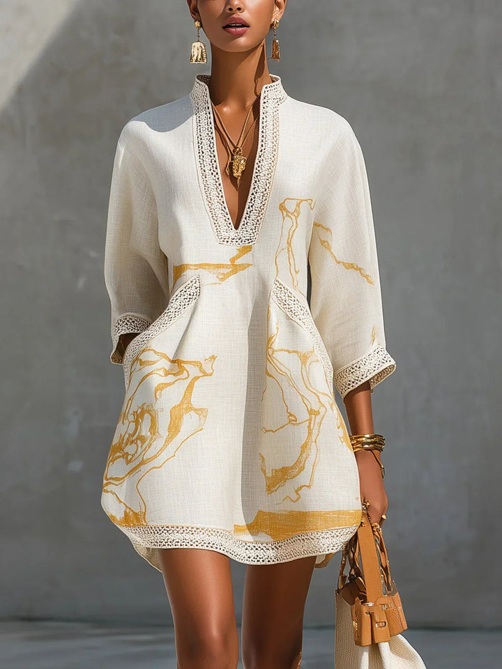 Donatella | Schwarzes Minikleid mit goldenem Marmorprint und Häkelspitze