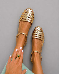 WREN | Geschlossene Zehen Sandalen im Käfigdesign