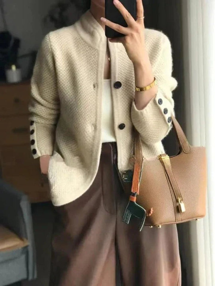 Penelope | Strickjacke aus Wolle mit Knöpfen