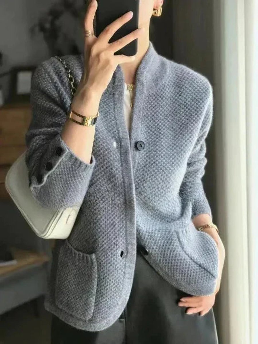 Penelope | Strickjacke aus Wolle mit Knöpfen