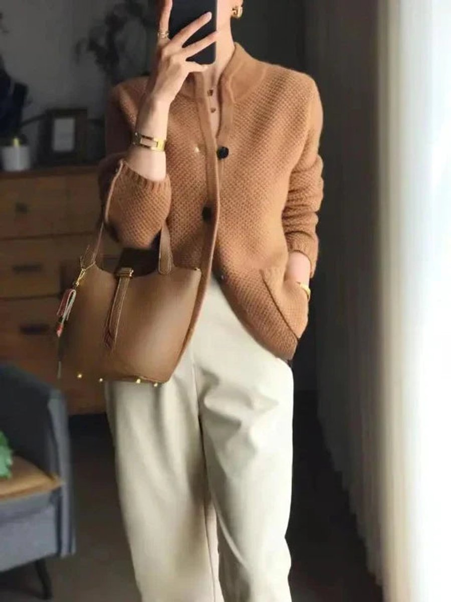 Penelope | Strickjacke aus Wolle mit Knöpfen
